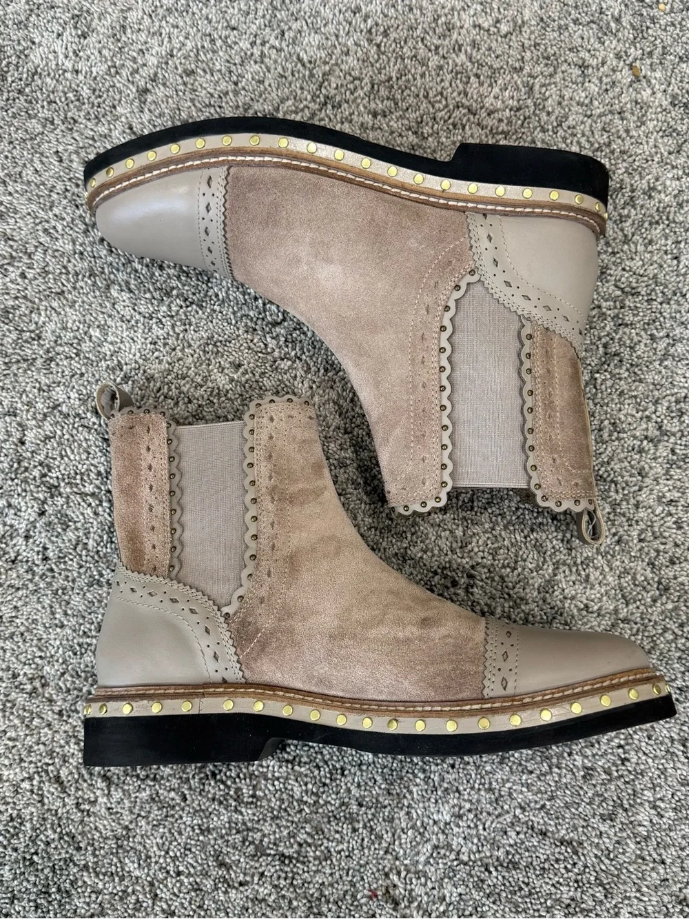 Free People Atlas Chelsea Boots Suede Studded Flats Boho Taupe Women’s 39.5 US 9